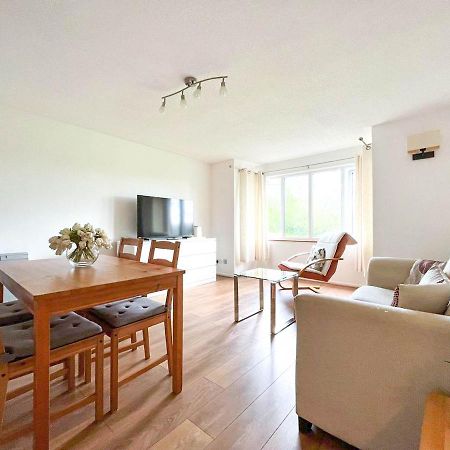 Lovely 2 Bedroom Flat With Free Parking, Great Transport Links To Central London, The Excel Centre, Canary Wharf And The O2! Eksteriør bilde