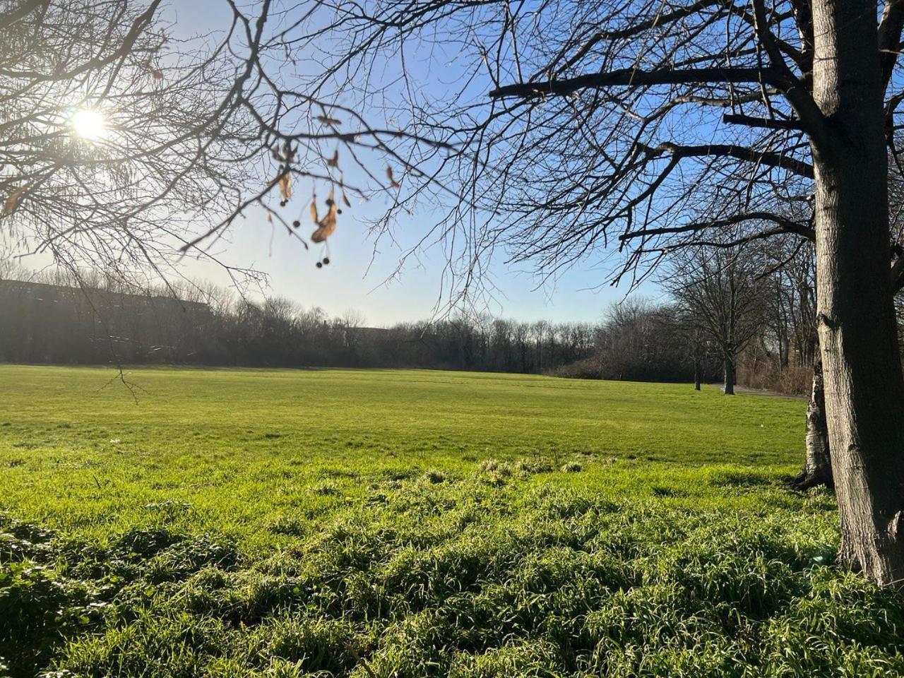 Lovely 2 Bedroom Flat With Free Parking, Great Transport Links To Central London, The Excel Centre, Canary Wharf And The O2! Eksteriør bilde